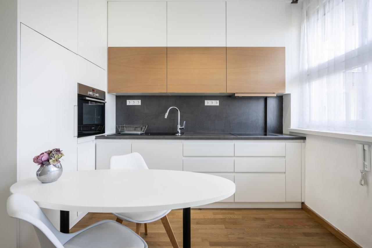 Breathless Basilika View Elegant Flat With Balcony Need Reservation X Free Parking Apartament Budapesta